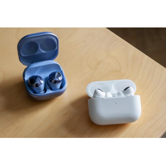Звук против стиля: Как выбрать между Samsung Galaxy Buds и AirPods