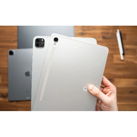 Битва Титанов: iPad Pro vs. Samsung Galaxy Tab S9 - Когда Технологии Встречаются в Мире Планшетов
